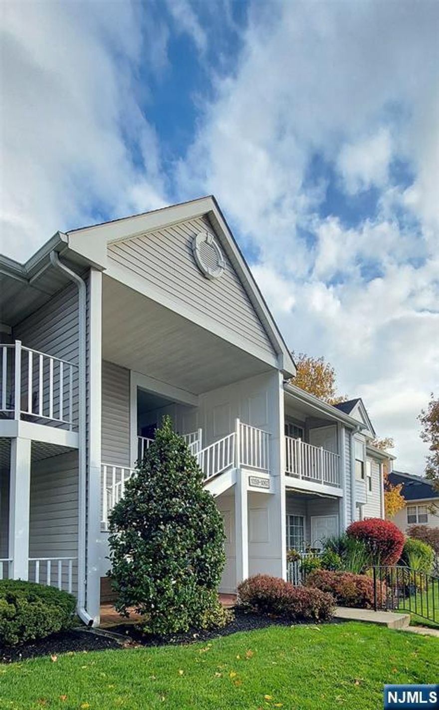 Ready for Immediate Occupancy, this is a 2nd Floor Penthouse (not 3rd floor), Excellent Condition, very Bright End Unit location w/ lots of light & windows. LR w/Volume Ceiling & Skylights, Kitchen w/ Granite Counters & SS Appliances. Bay Window & Dbl Closet in 2nd BR. Storage Closet on Deck accessed by SGD from LR. Owner Suite with Large WIC & Private Bath/Mirrored Linen Closet. Laundry/Utility Room with full size W/D. Non-smoking unit. No pets allowed.