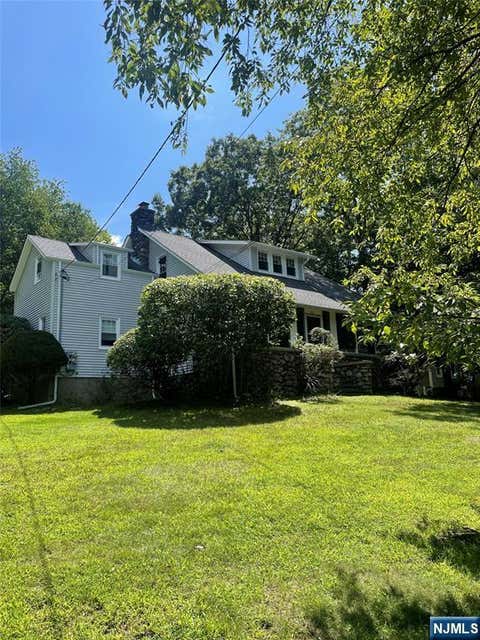 Photo of 606 Wyckoff Ave #A, Mahwah, NJ 07430 (MLS # 26031774)