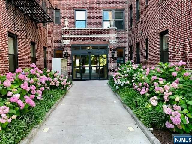 855 Broad Avenue 45