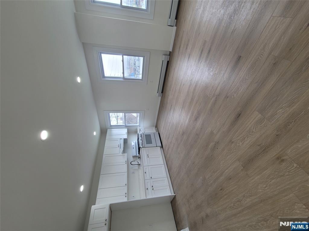 15 Van Courtland Place