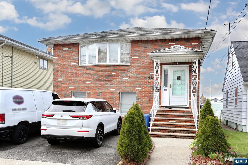 40 Avenue C 1, Lodi, New Jersey - 1 Bedrooms  
1 Bathrooms  
3 Rooms - 