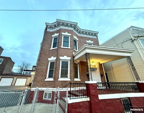 Photo of 6306 Jf Kennedy Blvd #B, West New York, NJ 07093 (MLS # 26008586)