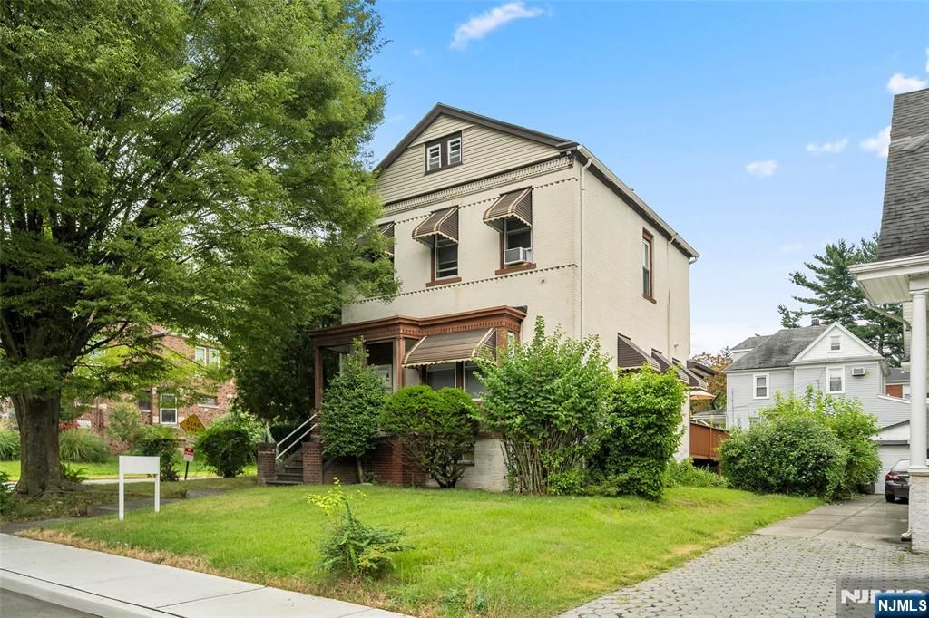 Photo of 455 Broad Avenue, Leonia, NJ 07605 (MLS # 25027645)