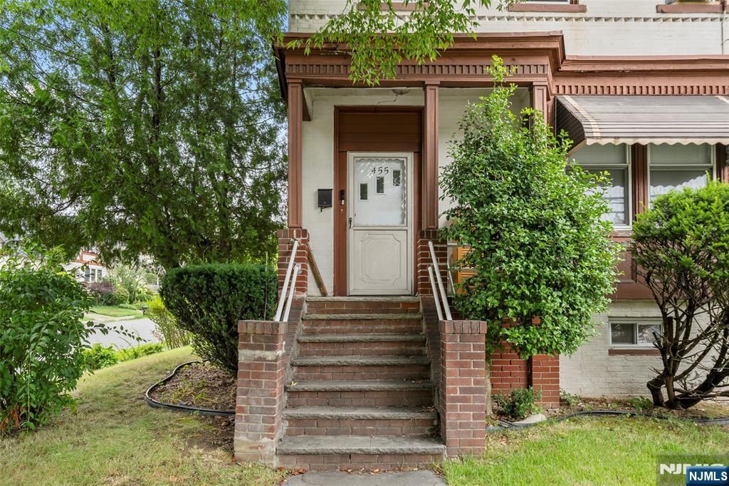 Photo of 455 Broad Avenue, Leonia, NJ 07605 (MLS # 25027645)