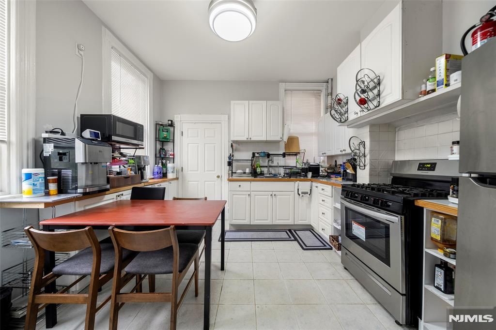 Photo of 455 Broad Avenue, Leonia, NJ 07605 (MLS # 25027645)