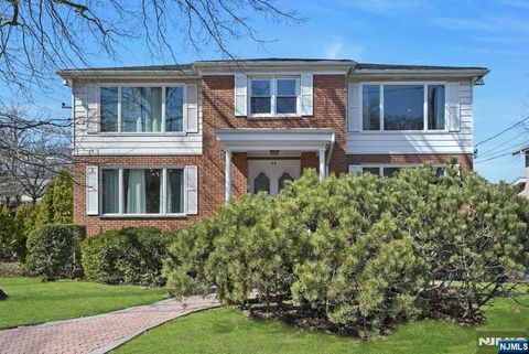44 Birch Street Englewood Cliffs NJ 07632