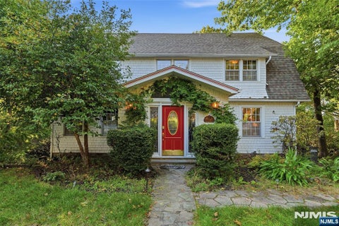 Photo of 210 Leonia Avenue, Leonia, NJ 07605 (MLS # 26039393)