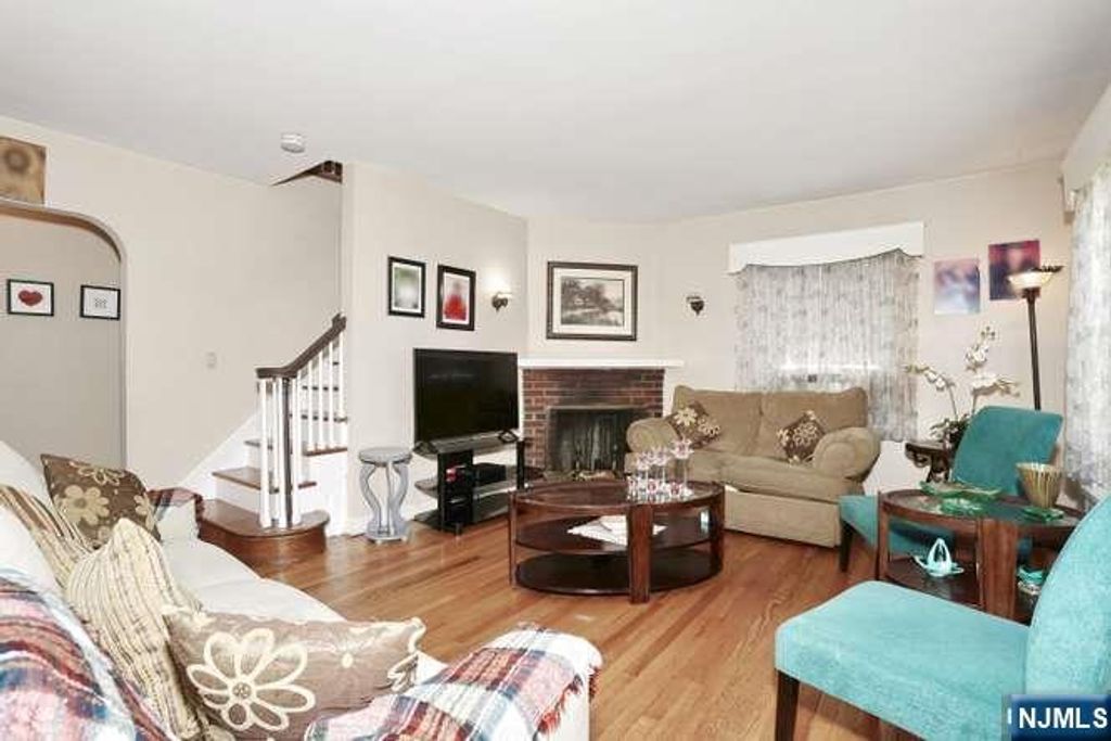 Photo of 218 Hickory Avenue, Bergenfield, NJ 07621 (MLS # 26013306)