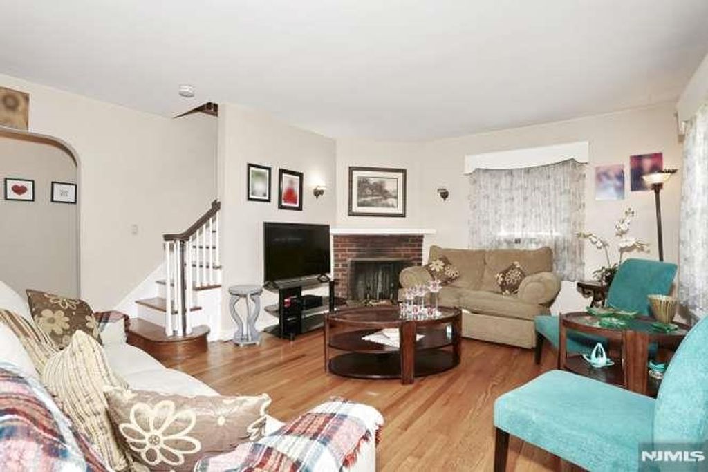 Photo of 218 Hickory Avenue, Bergenfield, NJ 07621 (MLS # 26013306)