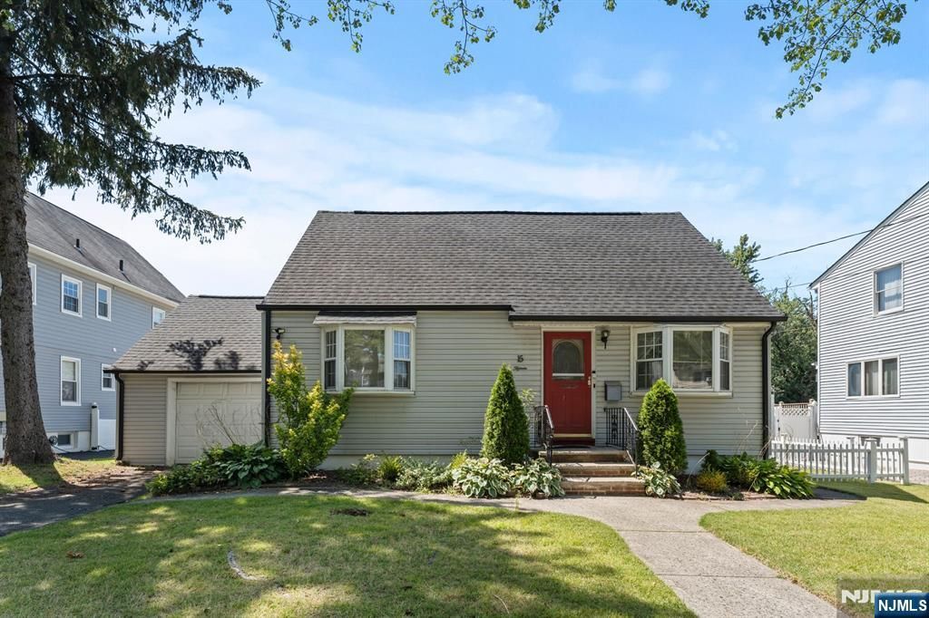 Photo of 15 Insley Avenue, Rutherford, NJ 07070 (MLS # 25034879)