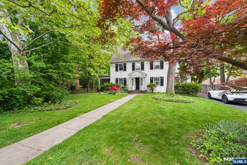 819 Roanoke Avenue