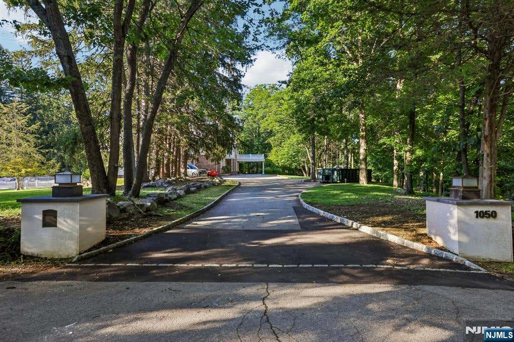 Photo of 1050 Ramapo Valley Road, Mahwah, NJ 07430 (MLS # 26020998)