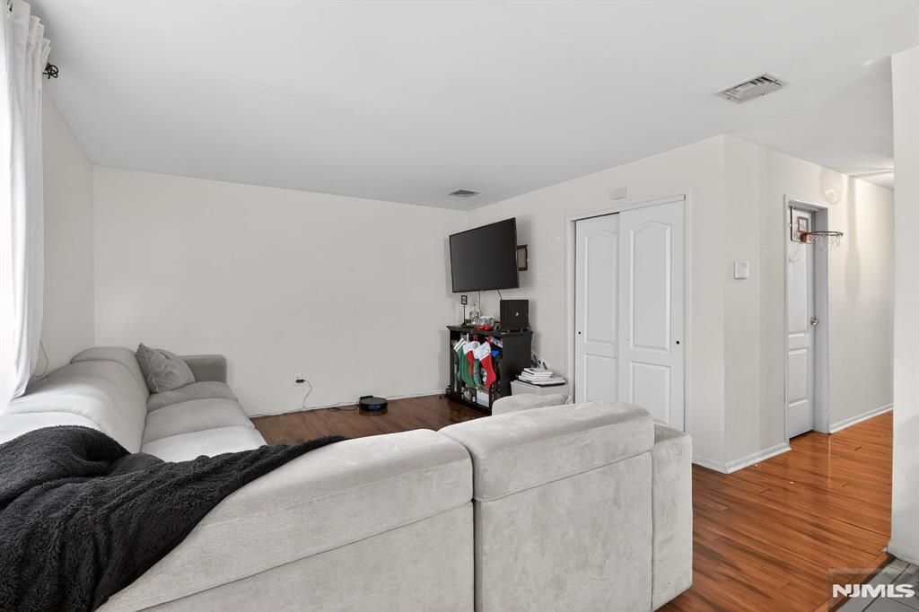 Photo of 192 Burnett Avenue, Maplewood, NJ 07040 (MLS # 26000218)