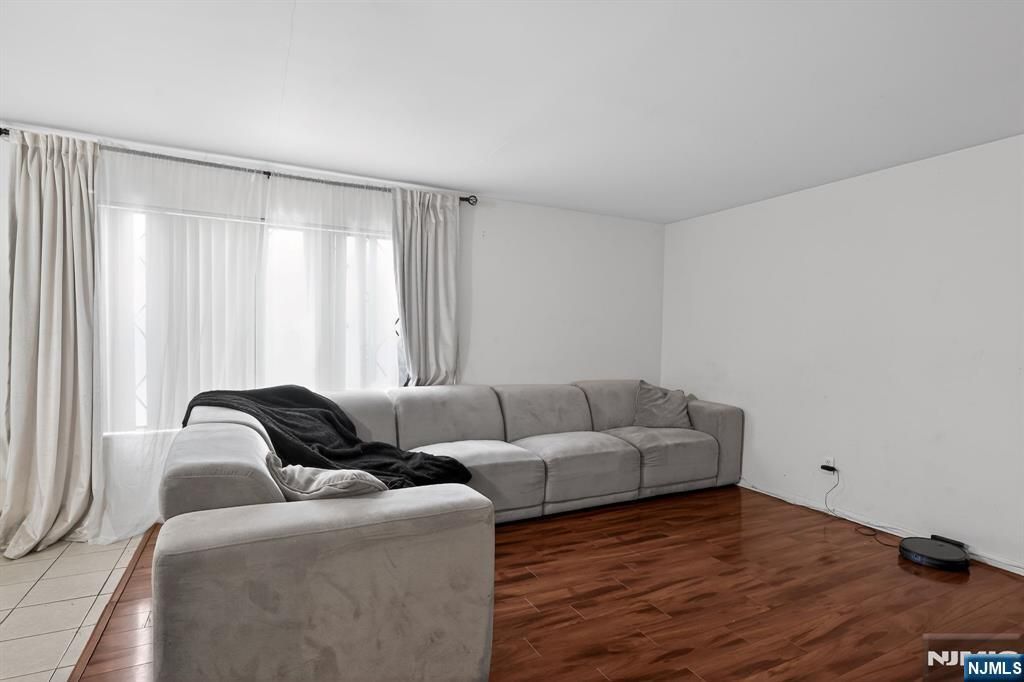 Photo of 192 Burnett Avenue, Maplewood, NJ 07040 (MLS # 26000218)