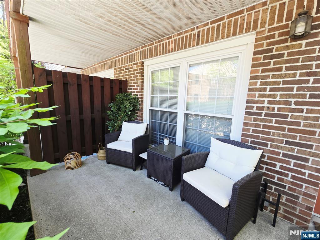 754 Charles Court 6109