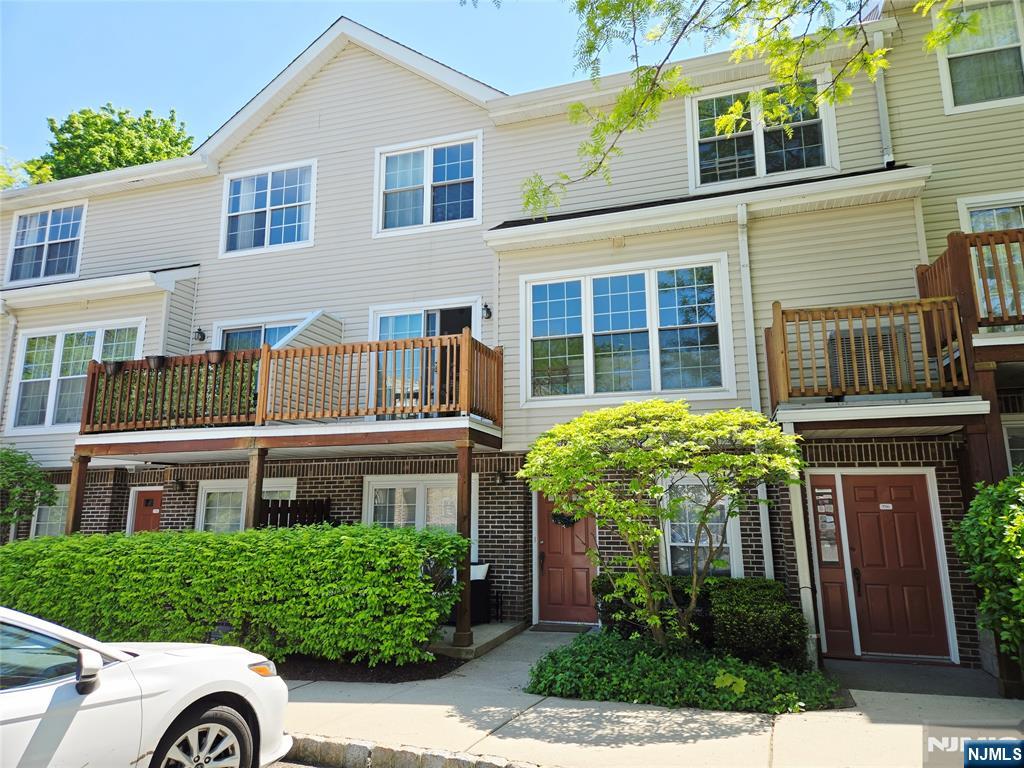 754 Charles Court 6109