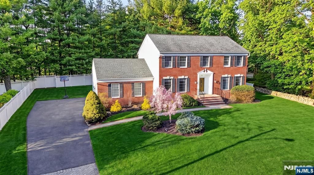 Photo of 18 Stonewall Court, Mahwah, NJ 07430 (MLS # 26011636)