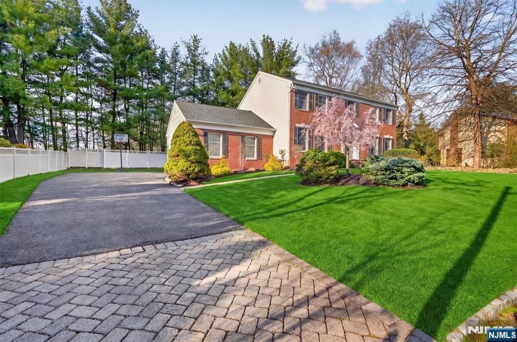 Photo of 18 Stonewall Court, Mahwah, NJ 07430 (MLS # 26011636)