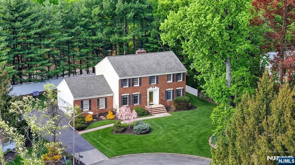 Photo of 18 Stonewall Court, Mahwah, NJ 07430 (MLS # 26011636)