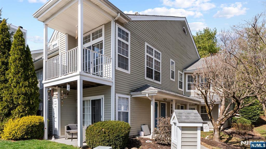 Property for Sale at 1302 Paddington Road, Mahwah, New Jersey - Bedrooms: 3 
Bathrooms: 3  - $525,000