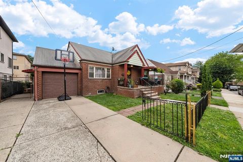 188 9th Street Fairview NJ 07022