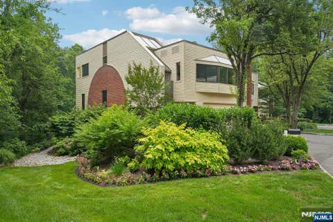 Photo of 25 Daniel Court, Ridgewood Village, NJ 07450 (MLS # 26026903)