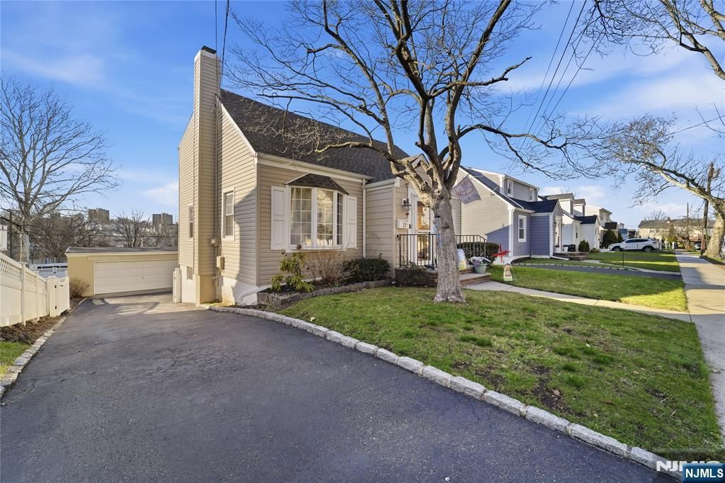 Photo of 21 Park Place, Kearny, NJ 07032 (MLS # 26009615)