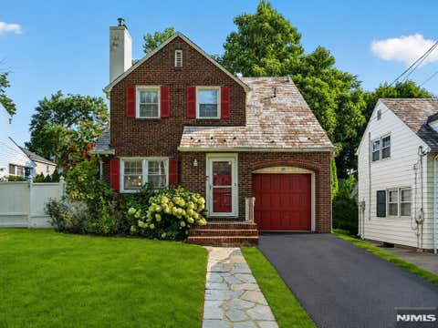 Photo of 27 Grayson Place, Teaneck, NJ 07666 (MLS # 26030511)