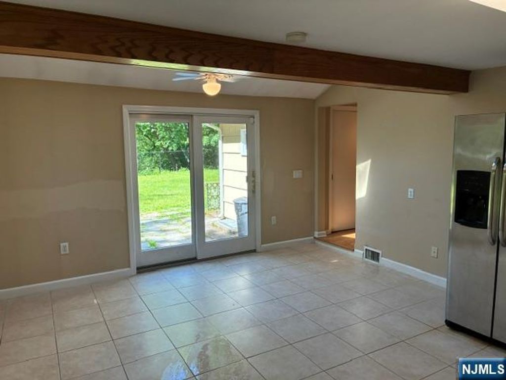 Photo of 19 Crescent Road, Wayne, NJ 07470 (MLS # 26018668)