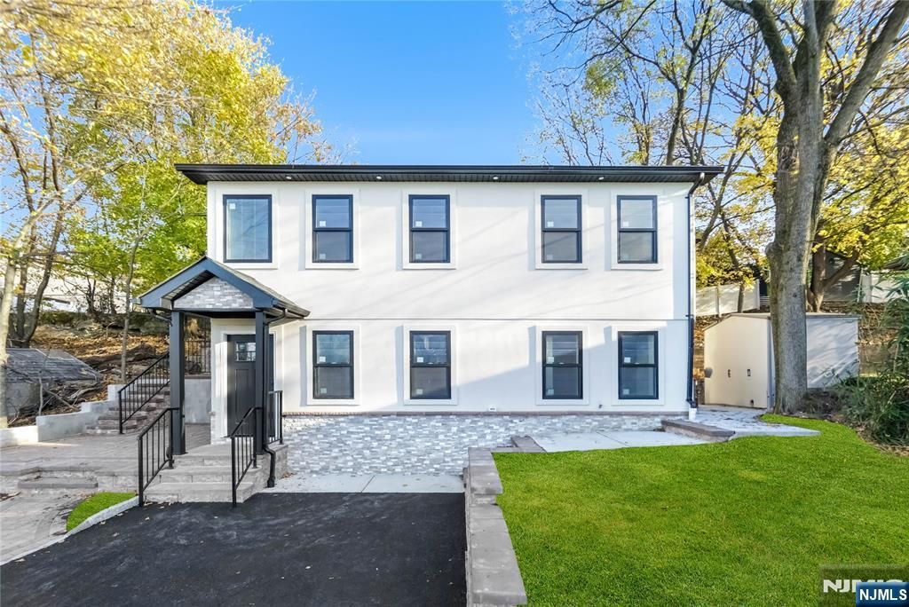 Photo of 169 New Street, Woodland Park, NJ 07424 (MLS # 26005494)