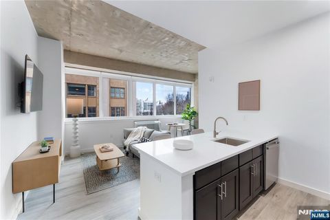 Photo of 10 Commerce #3G, Newark, NJ 07102 (MLS # 26001120)