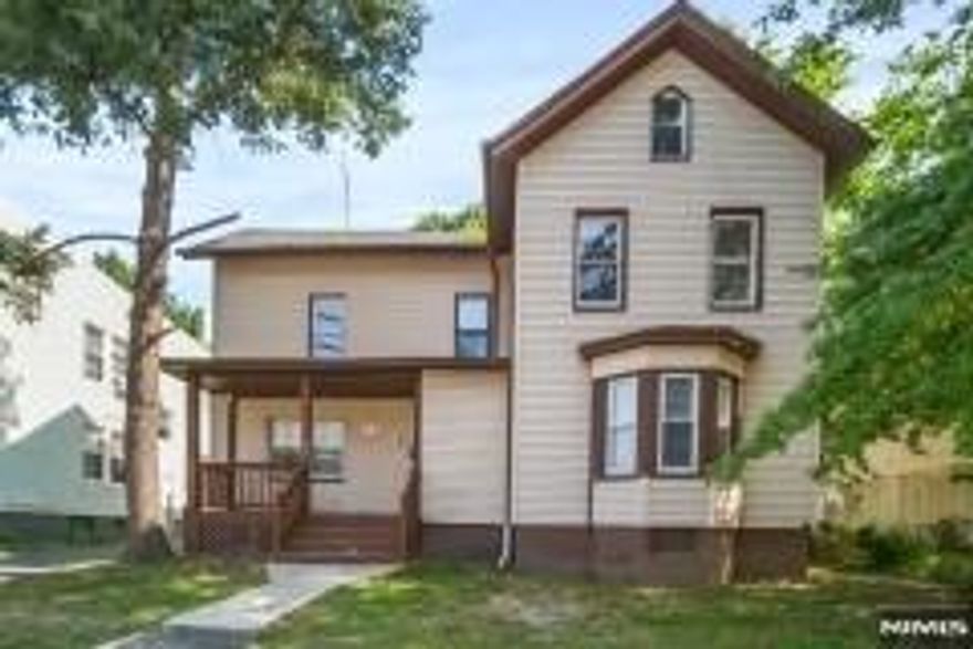 This high-income-producing 2-unit property is a fantastic opportunity for investors or FHA buyers, generating $6,300 per month in rental income. Tenants pay for heat and hot water, maximizing your net returns, and one lease is month-to-month, offering flexibility for new owners. The property includes five parking spots, which can be rented out for additional income, and both units are equipped with new appliances and in-unit washers and dryers, providing modern conveniences for tenants. Whether you're looking to expand your investment portfolio or live in one unit while collecting rent from the other, this property is a smart choice. Don't miss out on this opportunity!