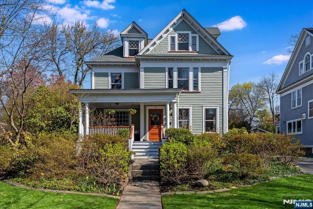 Photo of 41 Oakwood Avenue, Montclair, NJ 07043 (MLS # 26012698)