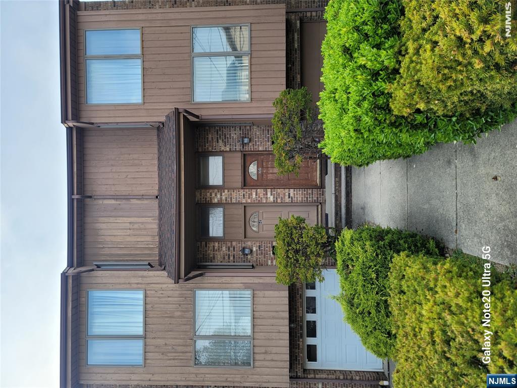 1643 Maple Street