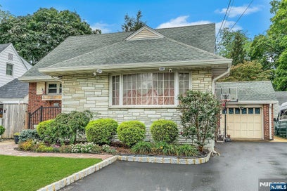 33 E Passaic Street Rochelle Park NJ 07662