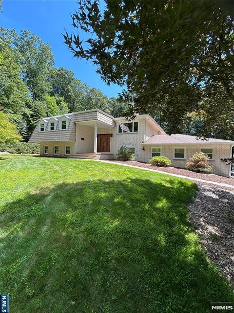 Photo of 15 Sugar Hill Road, Kinnelon, NJ 07405 (MLS # 26032103)