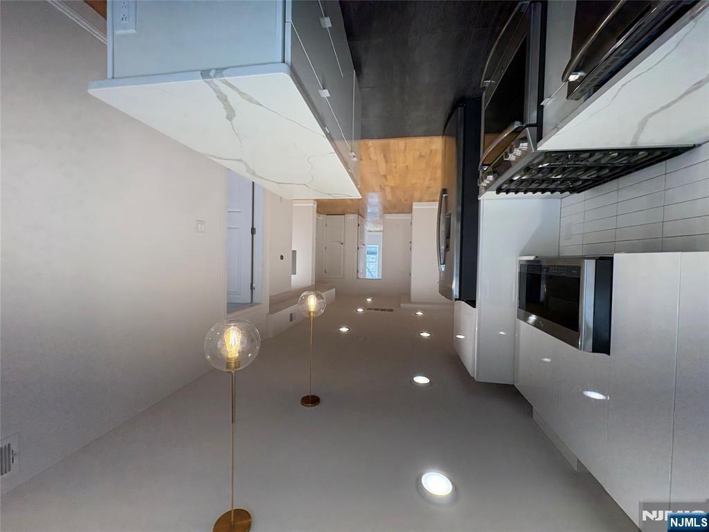 223 Hancock Avenue 2