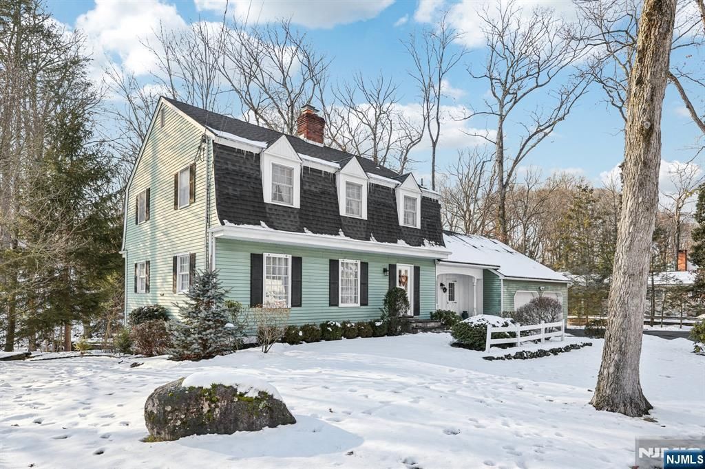 Photo of 418 Pines Lake Drive, Wayne, NJ 07470 (MLS # 26003066)