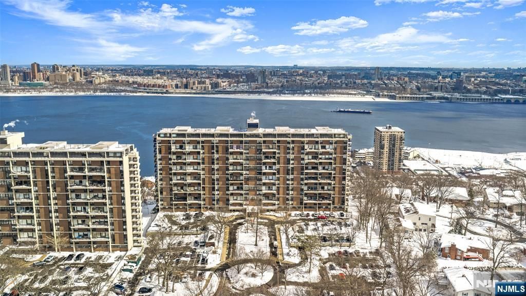 Photo of 1 Horizon Road #PH 1, Fort Lee, NJ 07024 (MLS # 25044115)