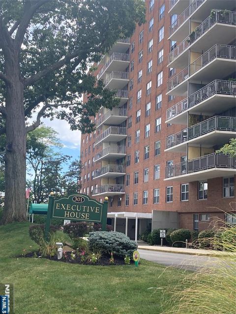 Photo of 301 Beech Street #10I, Hackensack, NJ 07601 (MLS # 26001059)