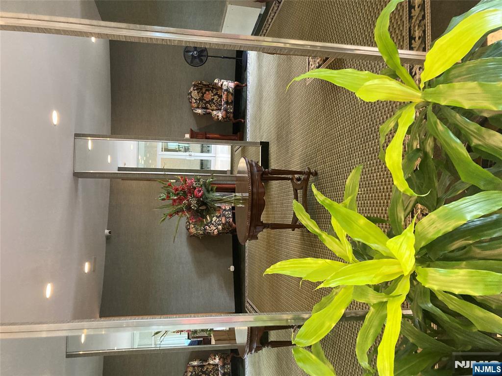 301 Beech Street 10I