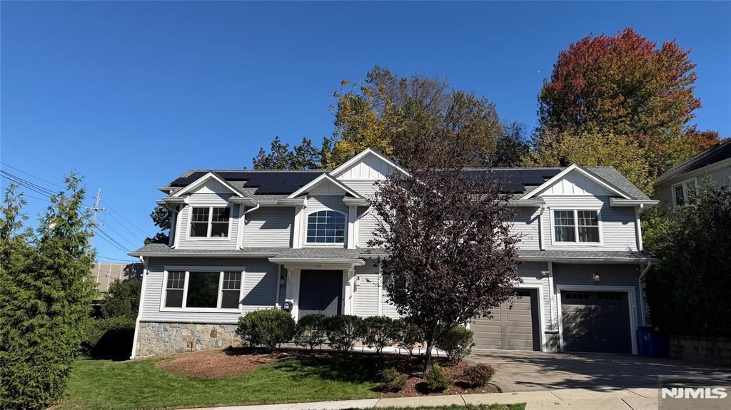 Photo of 119 Lakeview Avenue, Leonia, NJ 07605 (MLS # 25037209)