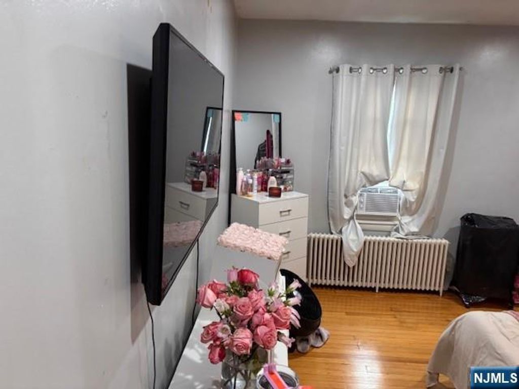 Photo of 119 Lakeview Avenue, Leonia, NJ 07605 (MLS # 25037209)