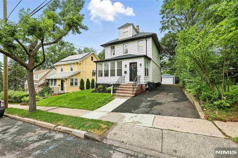 535 Center Place Teaneck NJ 07666