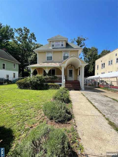 Photo of 24 Cleveland Street, Englewood, NJ 07631 (MLS # 26028907)