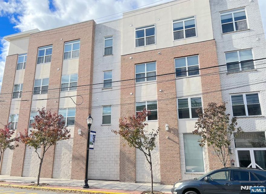 Looking for a condo in Union City then come see this 2 Bed 2 Bath condo unit. It features an open floor plan, galley style kitchen with and island, hard wood floors, and is conveniently located right on Summit Ave which gives it easy access to major highways, public transportation, shopping, and easy commute to NYC. Don't Miss Out Come See It Today.