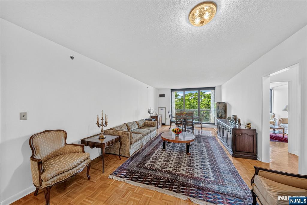 900 Palisade Avenue 3D