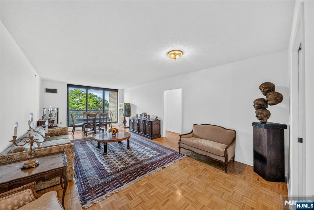 Homes for Sale in Northern NJ | ThisIsRiverEdge.com 900 Palisade Avenue 3D