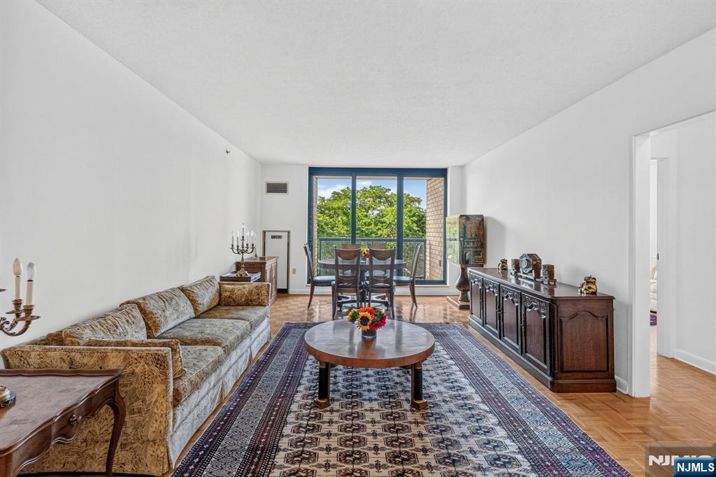 900 Palisade Avenue 3D