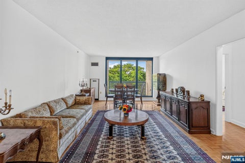 Photo of 900 Palisade Avenue #3D, Fort Lee, NJ 07024 (MLS # 26030796)